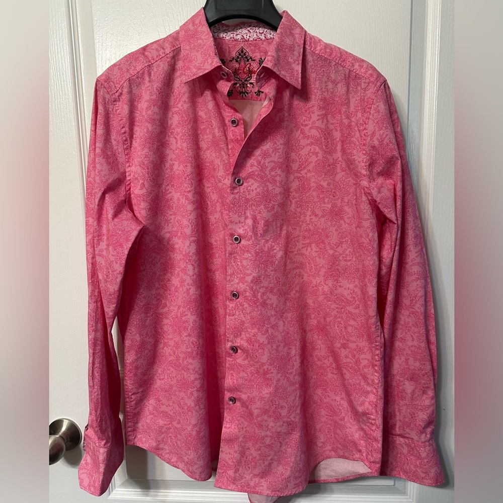 Robert Graham medium classic fit